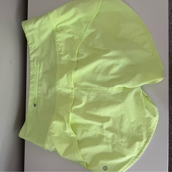 lululemon high rise speed up shorts 4” inch - Picture 3 of 4